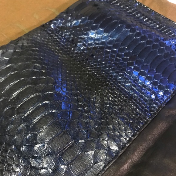 Gucci | RARE Blue Soft Python Large Clutch - Picture 8 of 8